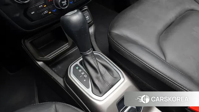 Jeep Renegade id 3312875 из Кореи 19