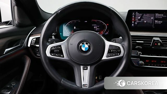 BMW 5 Series (G30) id 4881927 из Кореи 19