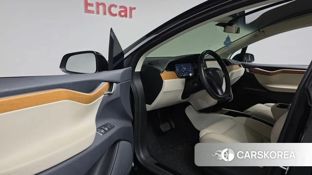 Tesla Model X id 4551373 из Кореи 32