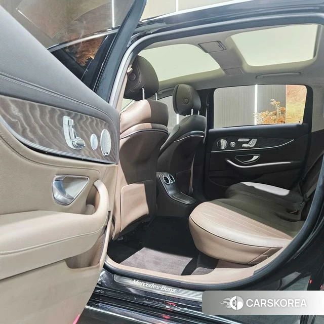 Mercedes-Benz E-class id 4275381 из Китая 9