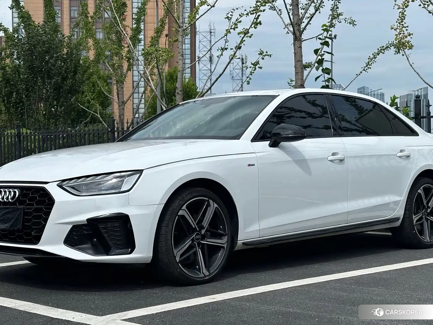 Audi A4L id 4601876 из Китая 9