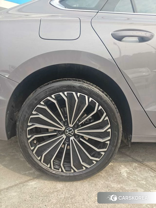 Volkswagen Passat id 4260161 из Китая 17