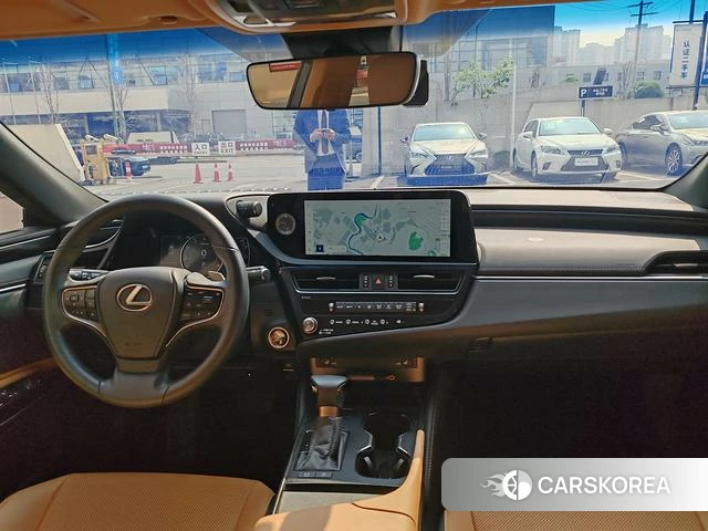 Lexus ES id 3908444 из Китая 16