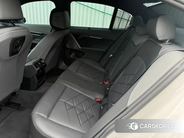 BMW 5 Series (G60) id 4479924 из Кореи 12