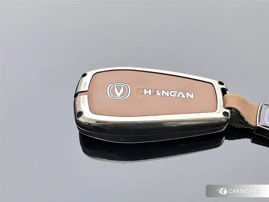 Chang'an Changan UNI-K id 4539108 из Китая 23
