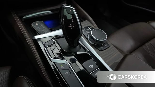 BMW 5 Series (G30) id 3965753 из Кореи 19