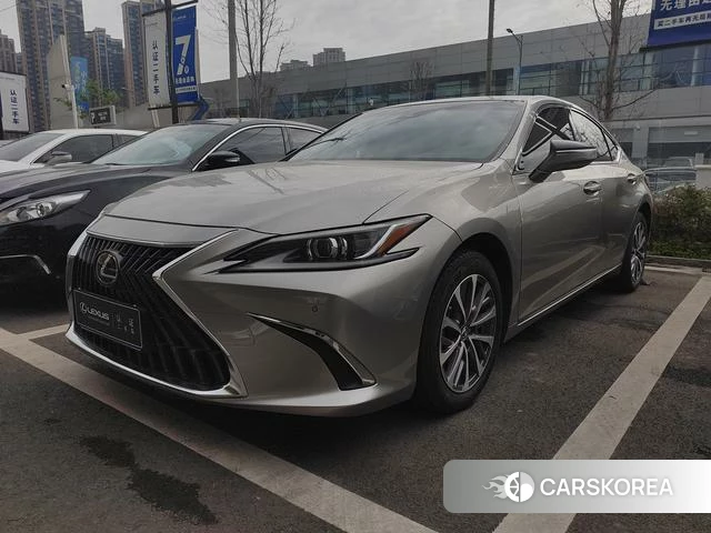 Lexus ES id 4299876 из Китая 15