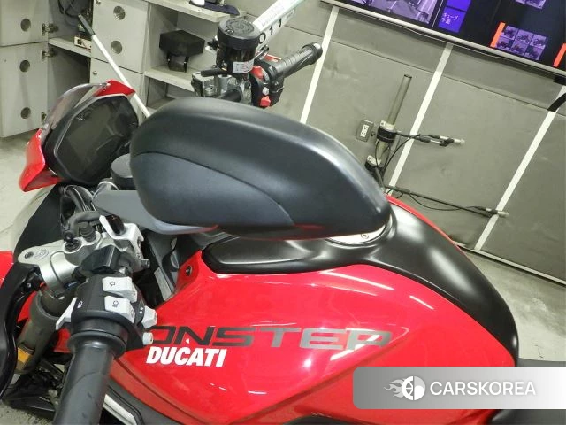 Проданный Ducati MONSTER 937 PLUS id 4238004 из Японии, фото 33