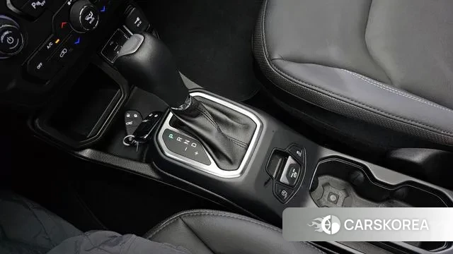 Jeep Renegade id 3036514 из Кореи 19