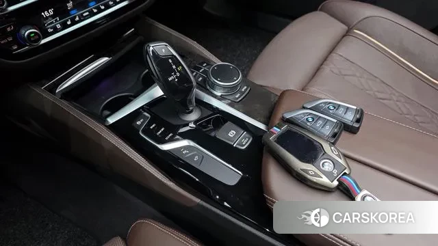 BMW 5 Series (G30) id 3018762 из Кореи 19