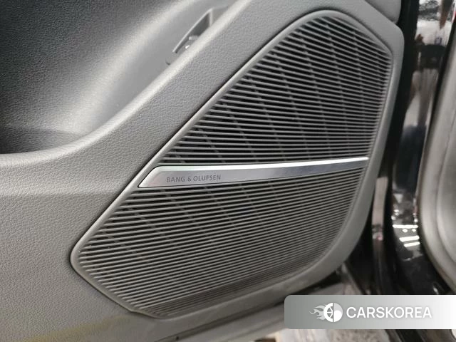 Audi Q8 id 4336353 из Китая 27
