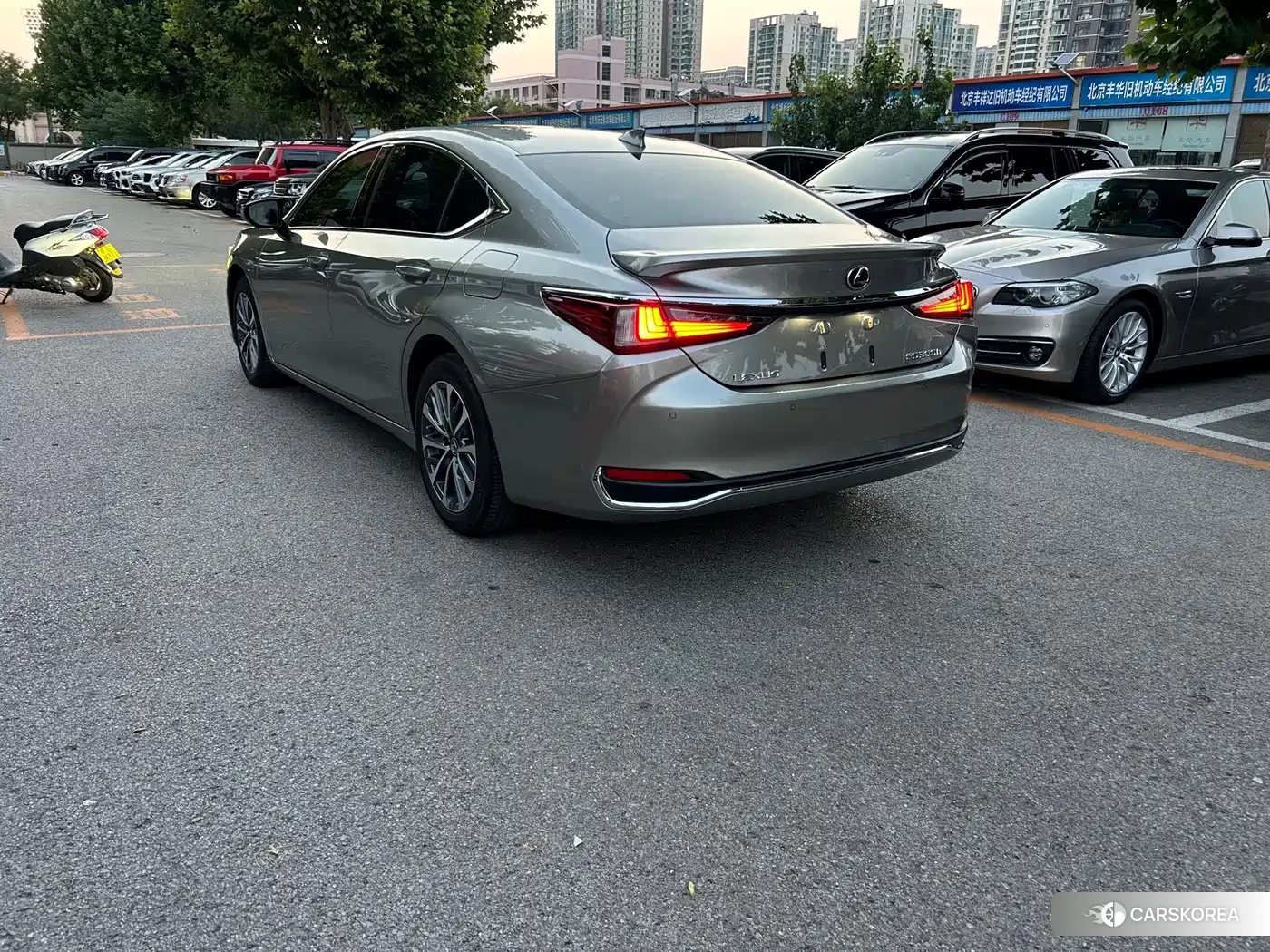 Lexus ES id 4686283 из Китая 15