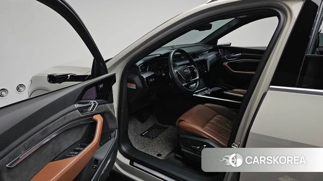Audi e-Tron id 4581006 из Кореи 35