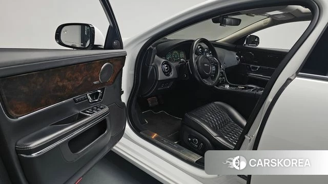 Jaguar All New XJ id 4325200 из Кореи 37