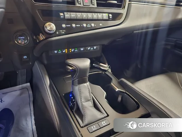 Lexus ES300h 7th generation id 3731925 из Кореи 17