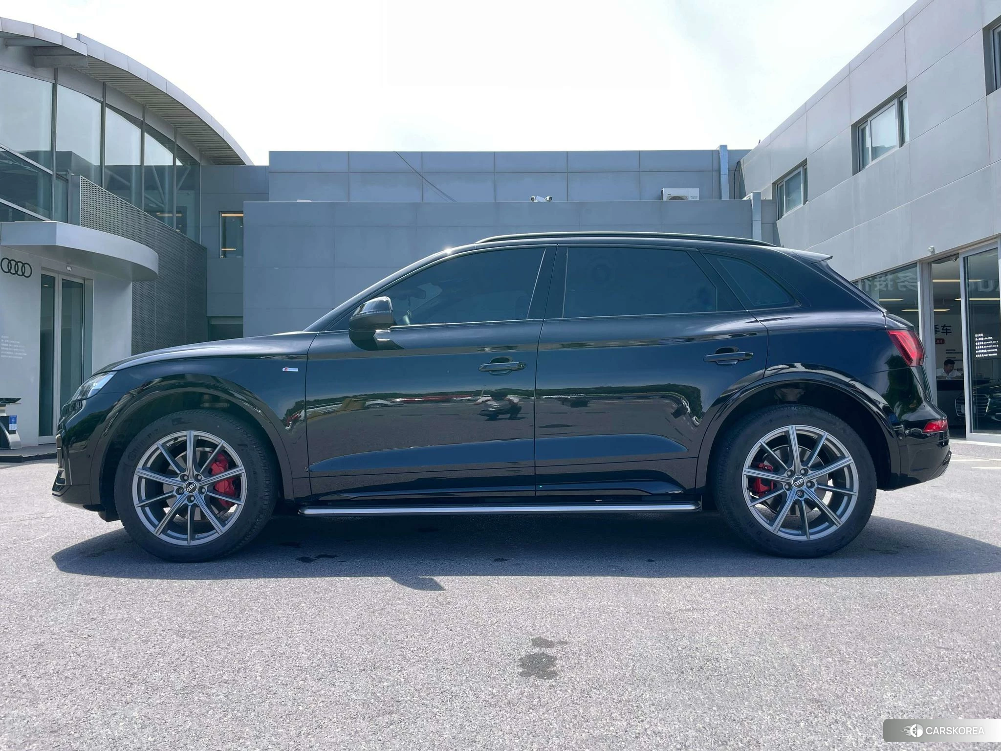 Audi Q5L id 4486120 из Китая 9