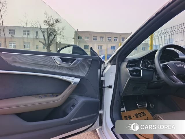 Audi A7L id 4259258 из Китая 19