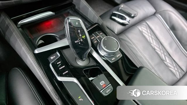BMW 5 Series (G30) id 4338946 из Кореи 32