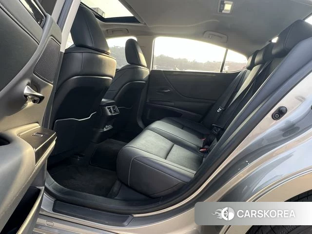 Lexus ES id 4300130 из Китая 19