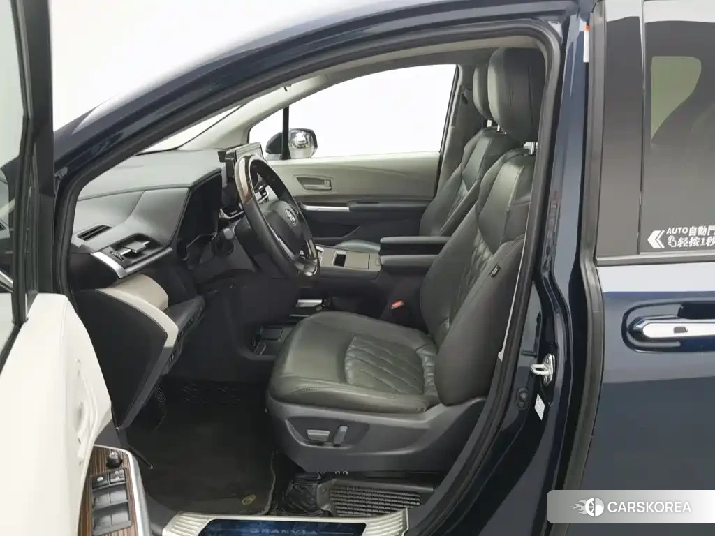 Toyota Granvia id 4628304 из Китая 23