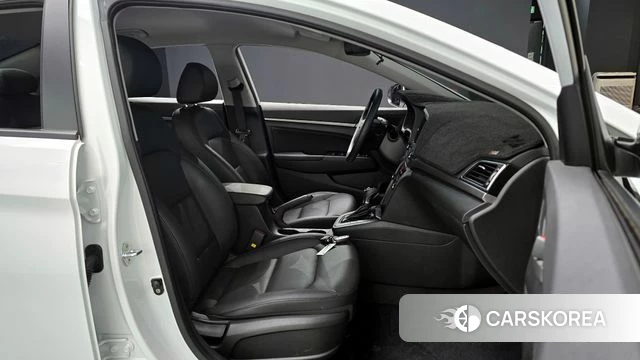 Hyundai Avante AD id 3861656 из Кореи 19