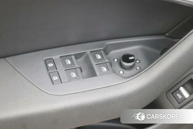 Audi A7L id 4278606 из Китая 32
