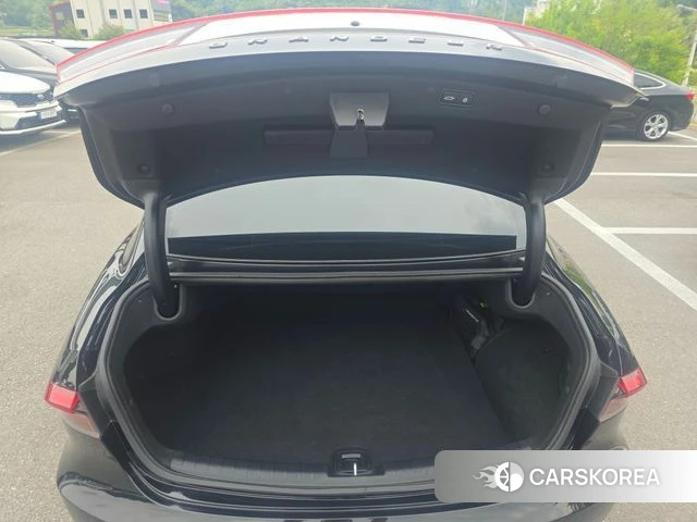 Hyundai The New Grandeur IG Hybrid id 4303039 из Кореи 19