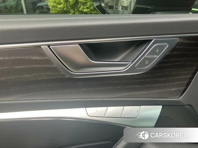 Audi A6L id 4335690 из Китая 11
