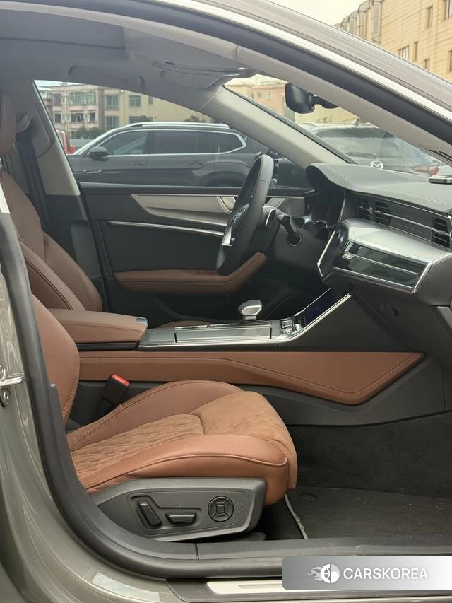 Audi A7L id 4263932 из Китая 26