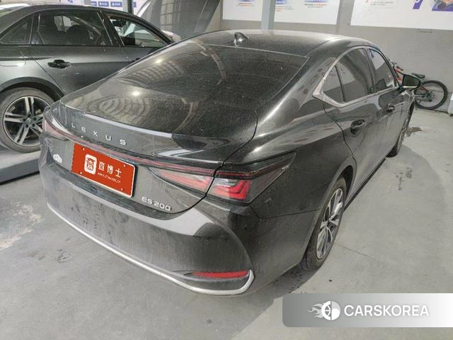 Lexus ES id 3944978 из Китая 9