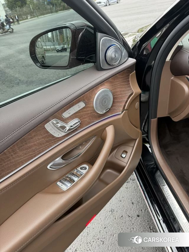 Mercedes-Benz E-class id 4277744 из Китая 19