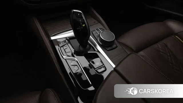 BMW 5 Series (G30) id 3741509 из Кореи 19