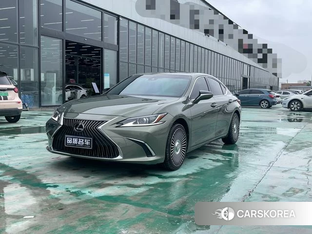 Lexus ES id 4333841 из Китая 14