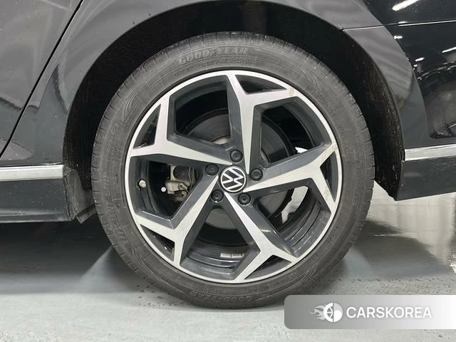 Volkswagen Magotan id 4240895 из Китая 19