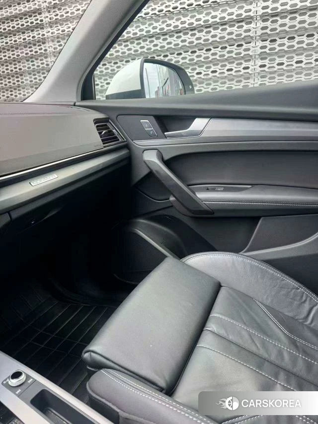 Audi Q5L id 4374612 из Китая 11