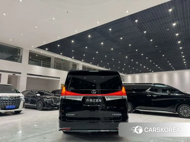 Lexus LM id 4258816 из Китая 17