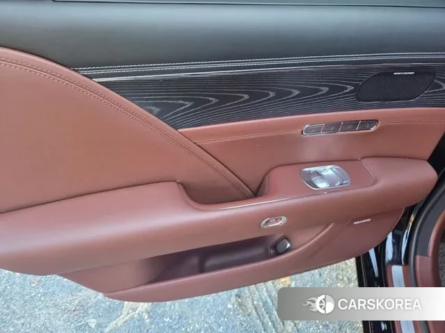 Genesis G90 (RS4) id 3570639 из Кореи 17