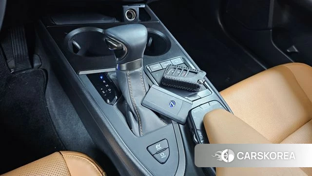 Lexus UX250h id 3800953 из Кореи 19