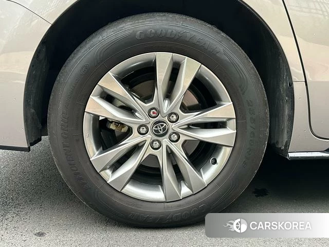 Toyota Saina id 4290043 из Китая 17