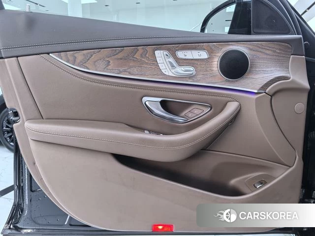 Mercedes-Benz E-class id 4297385 из Китая 14