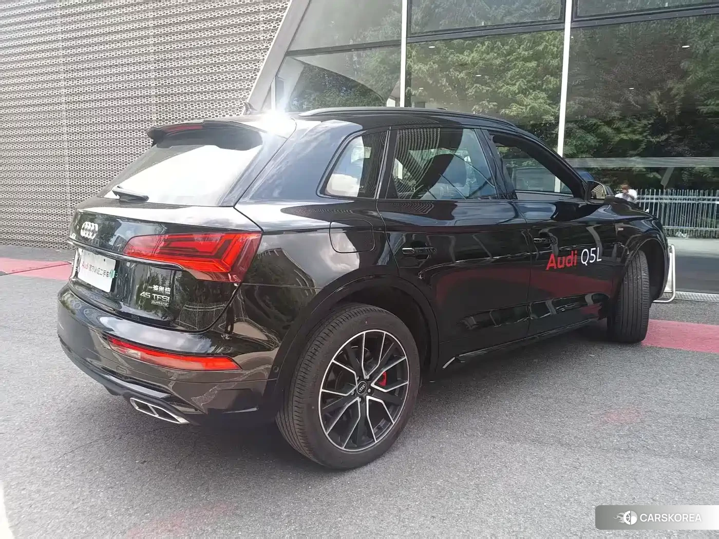 Audi Q5L id 4629656 из Китая 10