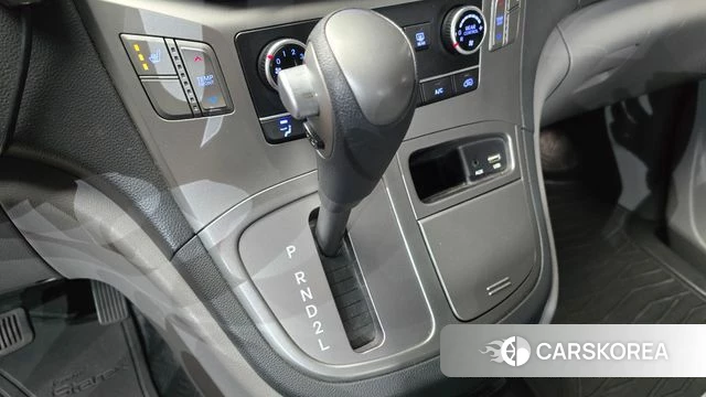 Hyundai The New Grand Starex id 3834741 из Кореи 19