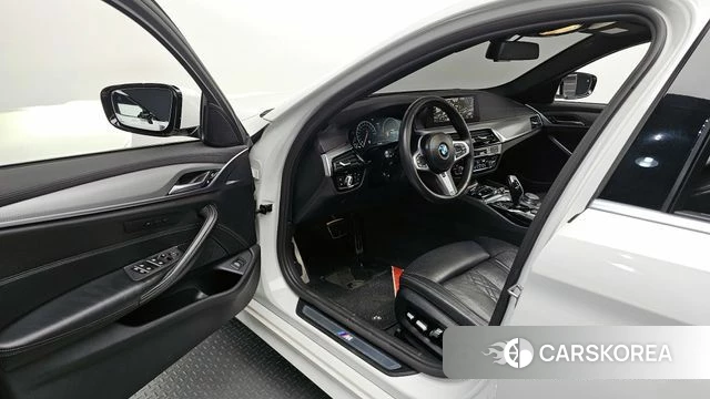 BMW 5 Series (G30) id 4317825 из Кореи 32