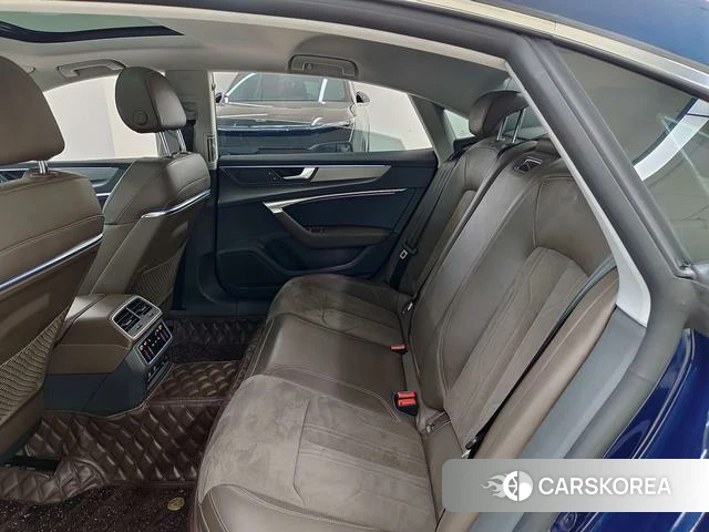 Audi A7L id 4299987 из Китая 9