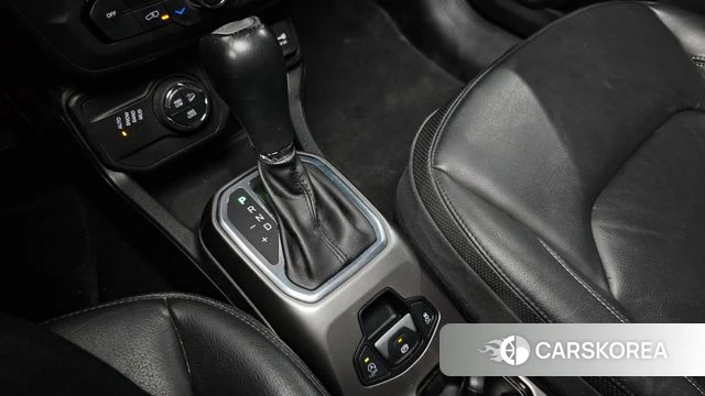 Jeep Renegade id 4536450 из Кореи 32