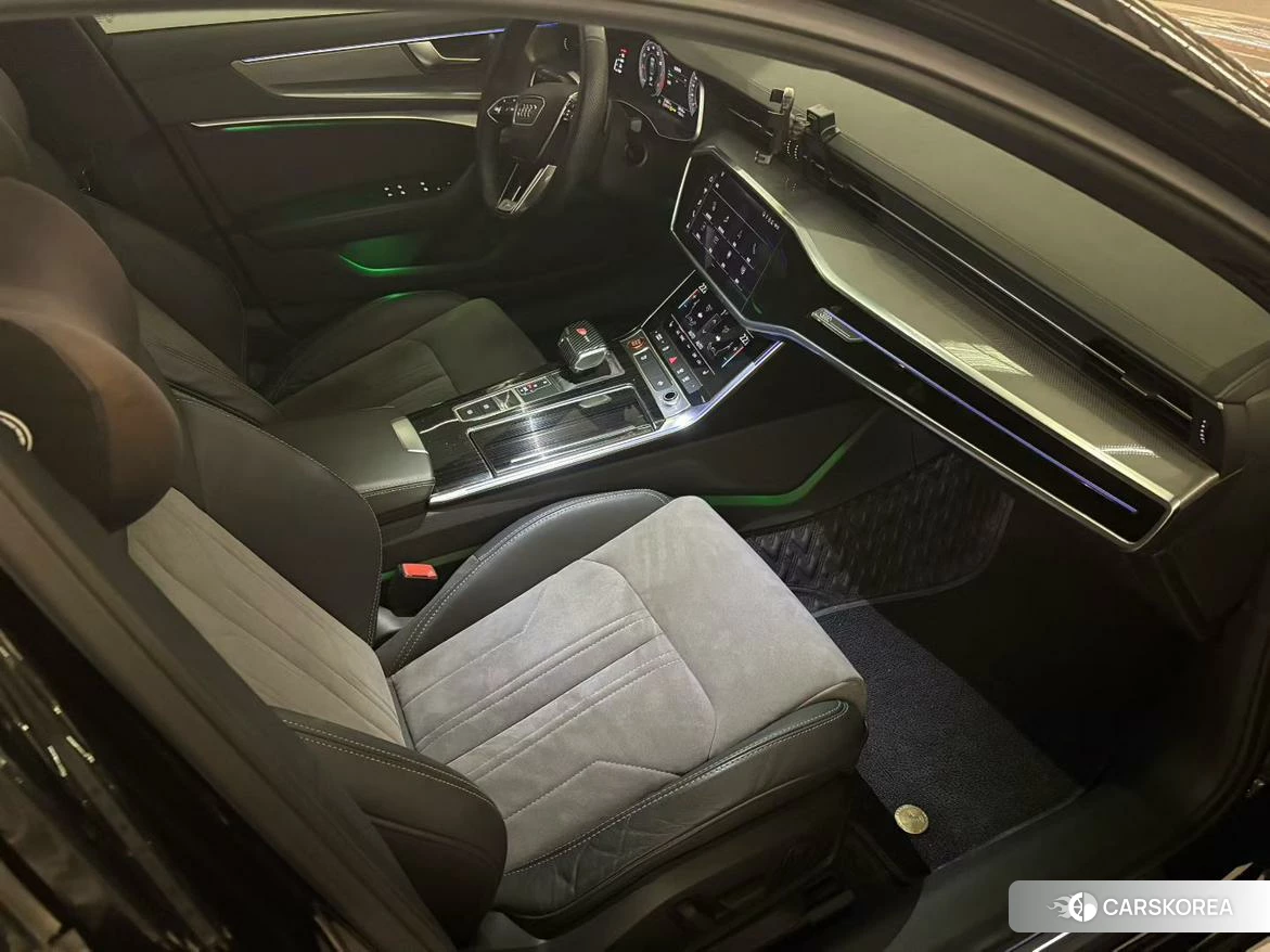 Audi A6L id 4420861 из Китая 9