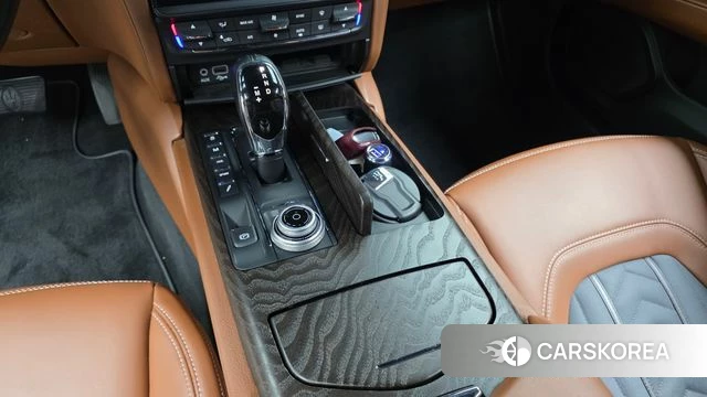 Maserati Quattroporte id 3942871 из Кореи 19