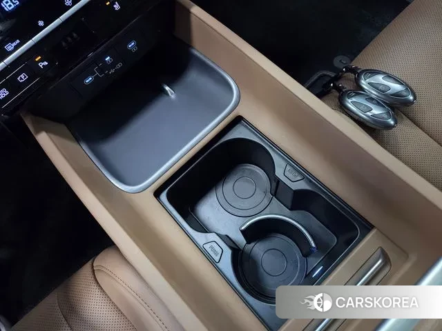 Hyundai Grandeur (GN7) id 3393831 из Кореи 18