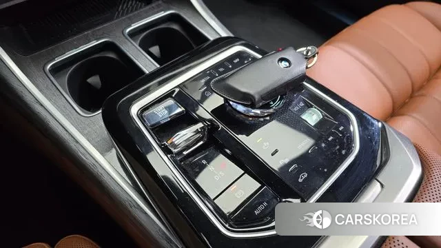 BMW 7 Series (G70) id 3446989 из Кореи 19