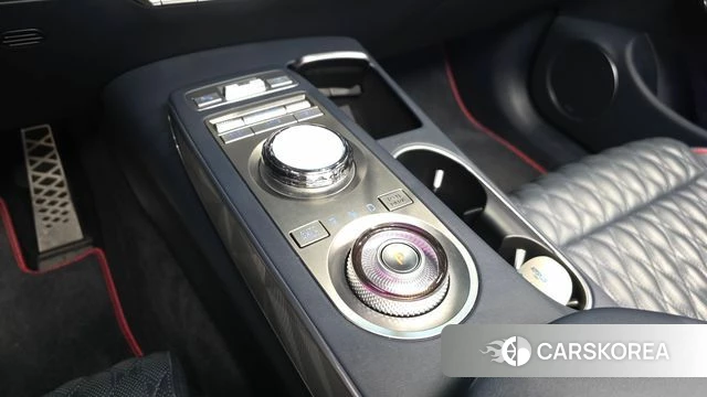 Genesis GV70 id 4593691 из Кореи 32